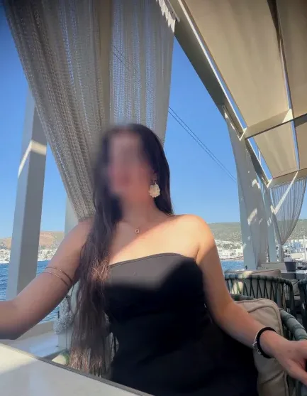 Charlotte, 21