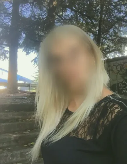 Daniela, 32