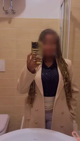Josephine, 27