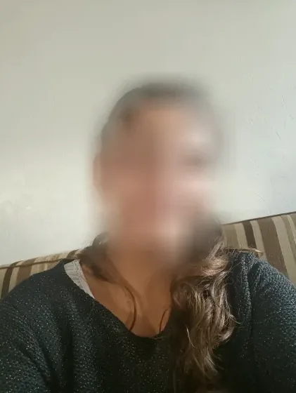 Julia, 25