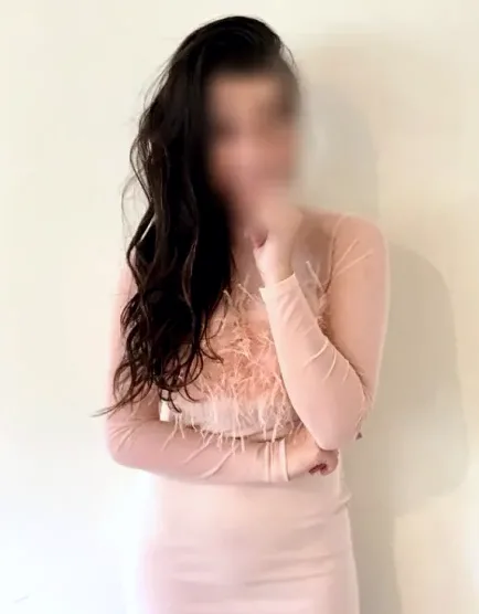 Katrin, 28