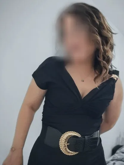 Lara, 38