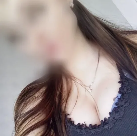 Larissa, 26