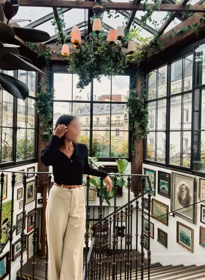 Laura, 30