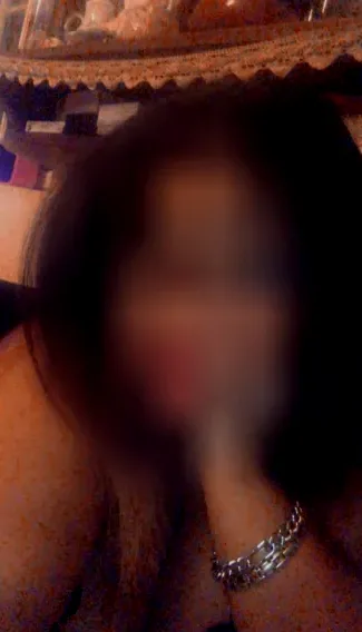 Lilly, 29