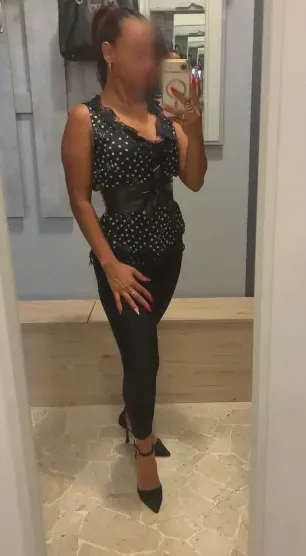 Selina, 36