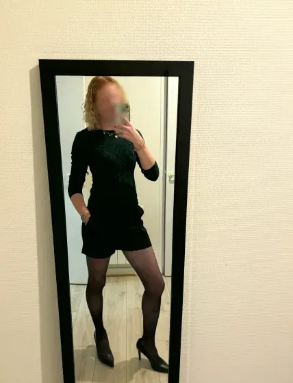Yvonne, 25